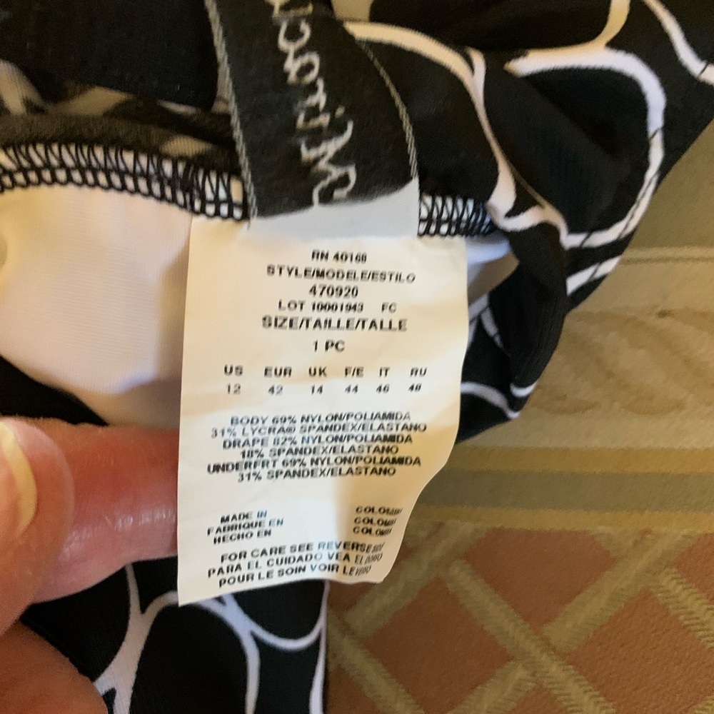 Miraclesuit - Black/White Swimsuit Size 12 NWOT - Picture 5 of 6